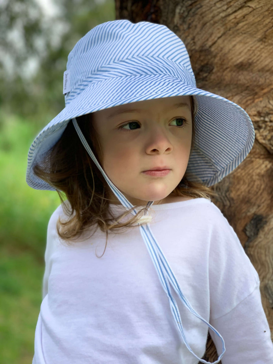 Kids Bucket Hat Blue Striped - Medium - Jordbarn